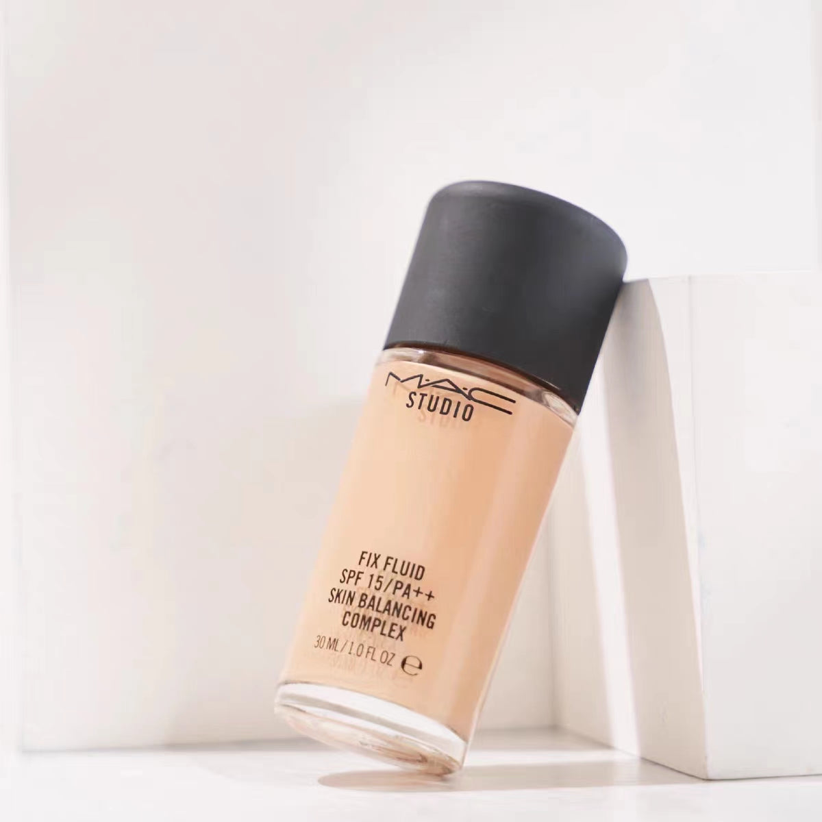 mac-studio-fix-fluid-spf15-foundation-30ml